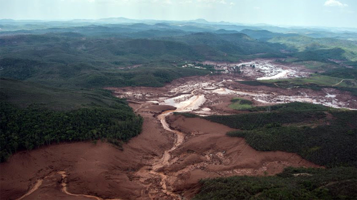 Expansión de la onda de lodos contaminados por la cuenca de los ríos Piracicaba y Doce.